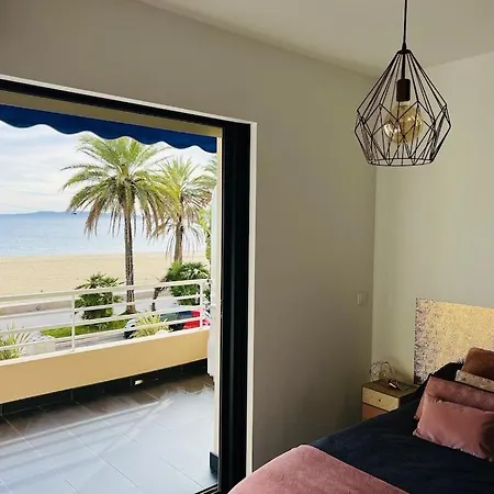 Appartement T2 Front De 2pers 1 Minute De La Plaget2 De 44 M2 Terrasse 16m2 , Vue Panoramique Et En Face De La Cet Refait A Neuf Beneficie D'un Confort Et D Un Equipement Optima Cet Est Ideal Pour 2 Personnes Avec Sa Ch *