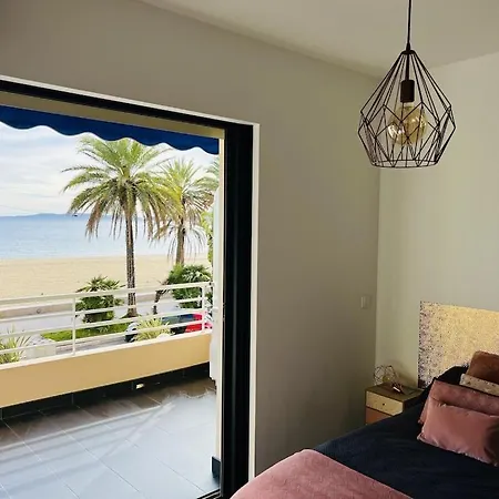 Apartment T2 Panoramic Seaview: Beachfront Comfort For Two *