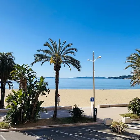 T2 Panoramic Seaview: Beachfront Comfort For Two Le Lavandou